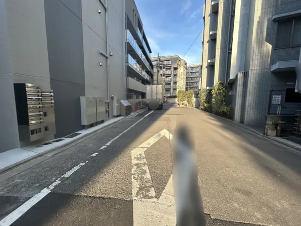 前面道路含む外観