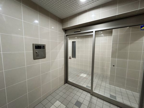 ■台東区根岸3丁目 アイディ上野10 エントランス