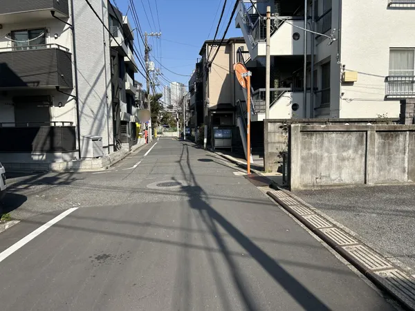 前面道路含む外観