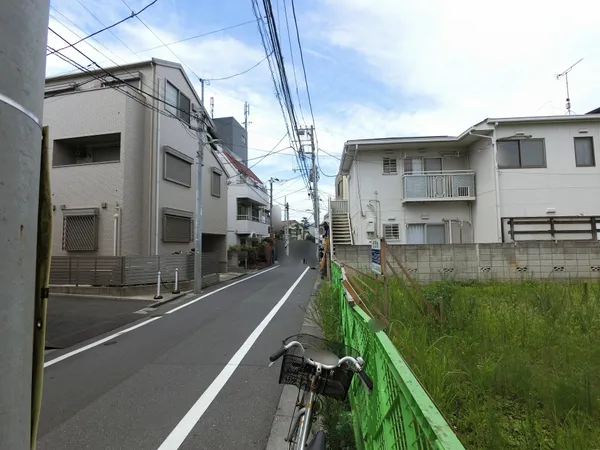 前面道路（令和６年７月撮影）