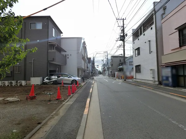 前面道路（令和６年８月撮影）