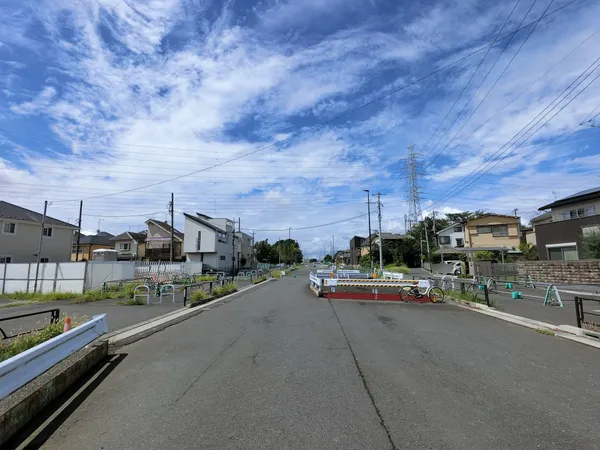 前面道路（令和６年８月撮影）