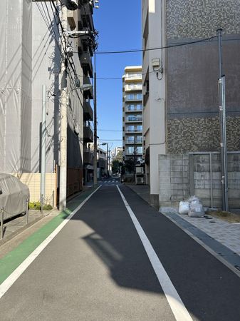 品川区平塚三丁目マンション【OMR戸越銀座】 前面道路含む外観