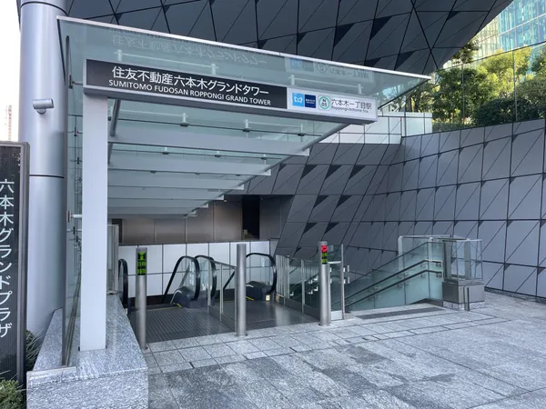 徒歩4分。