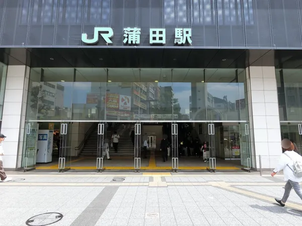 徒歩4分。