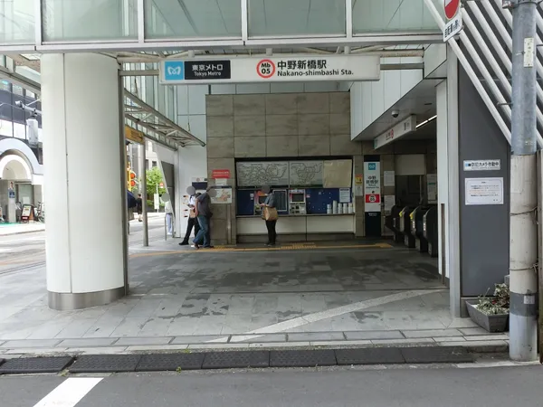 徒歩５分。