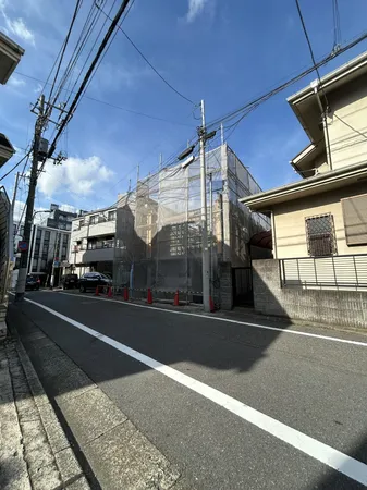 前面道路含む外観