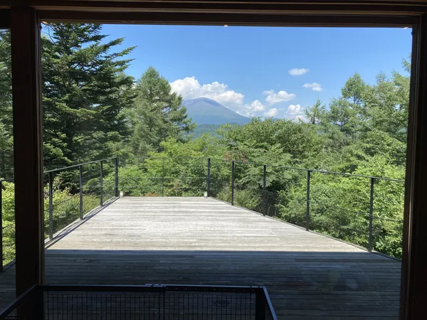 デッキバルコニー