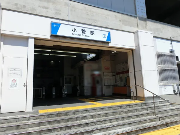 徒歩６分。