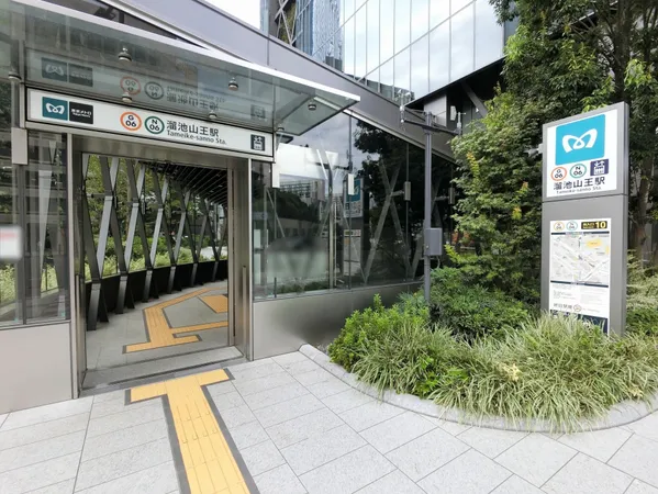 徒歩１分。