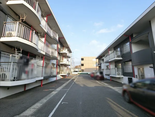 前面道路（1号棟・2号棟）