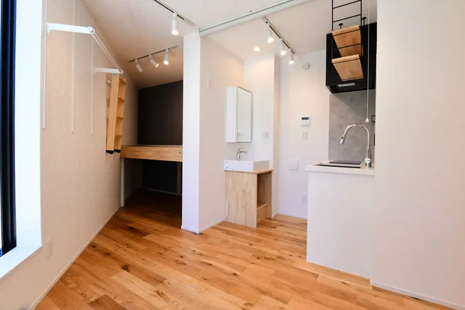 室内（301号室）