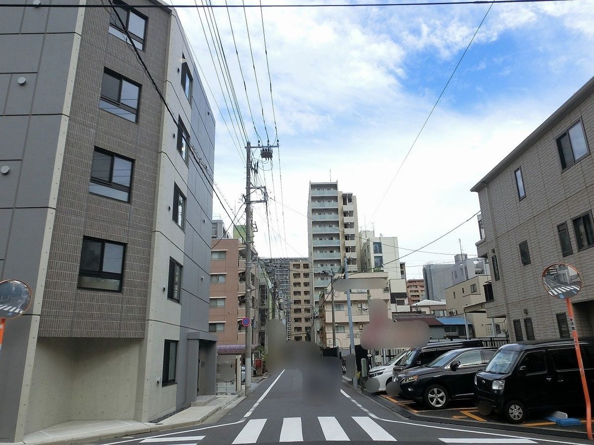 前面道路含む外観