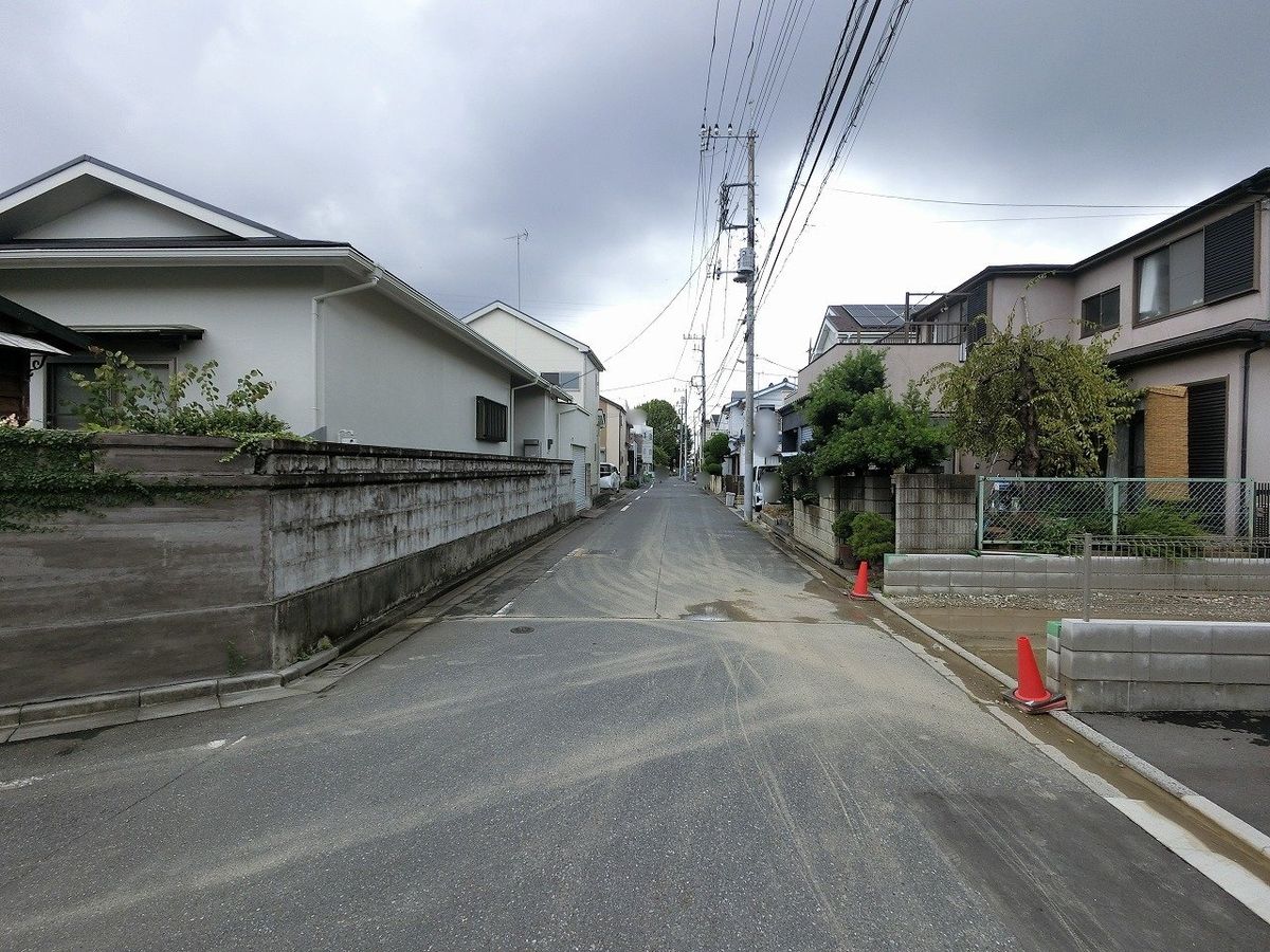 前面道路含む外観
