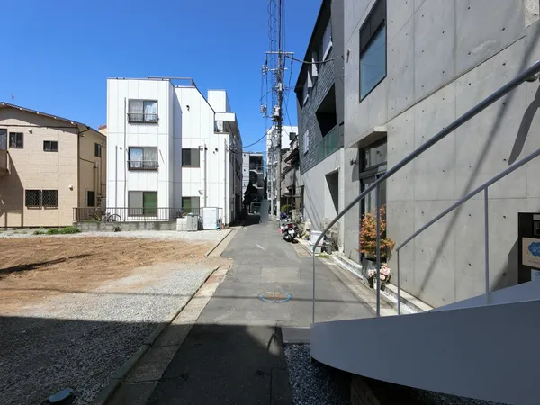 前面道路（令和7年4月撮影）