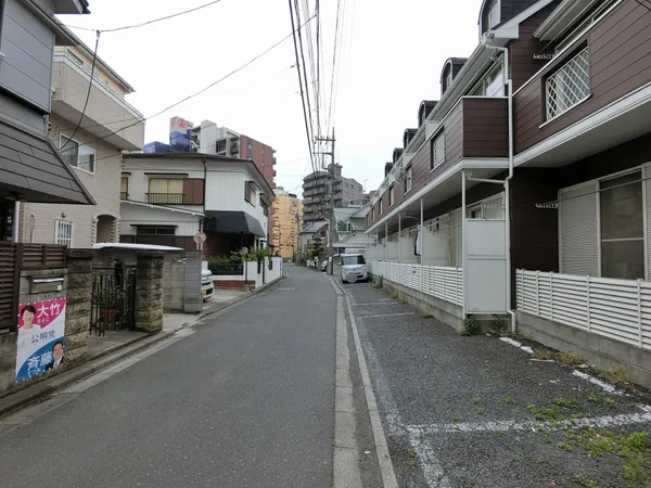 前面道路含む外観