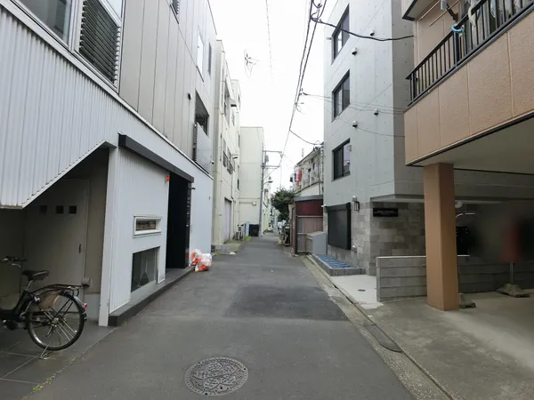 前面道路含む外観