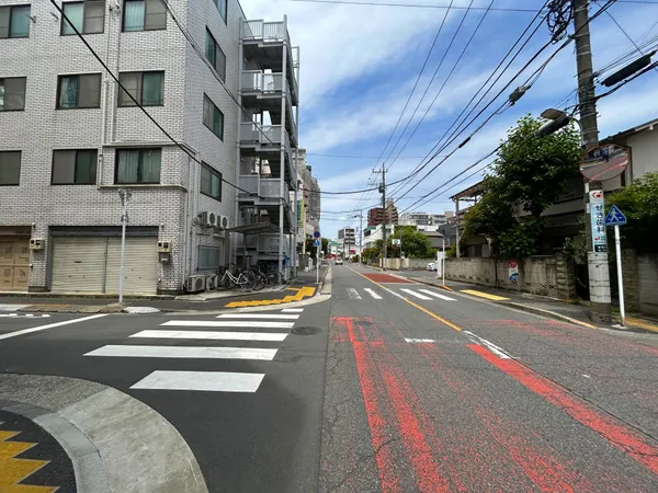 前面道路含む外観
