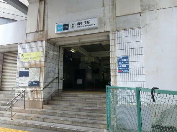 徒歩７分。