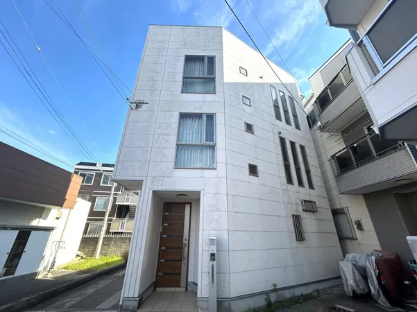白を基調としたスタイリッシュな外観