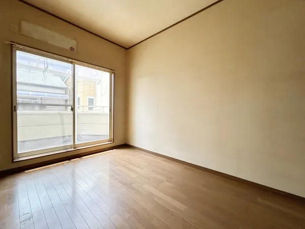 3階　西側の洋室約6帖