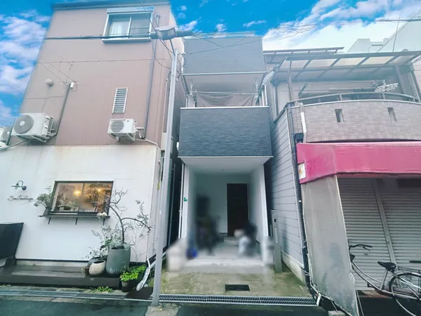 令和2年12月建築、高倉町の佇む優雅な邸宅