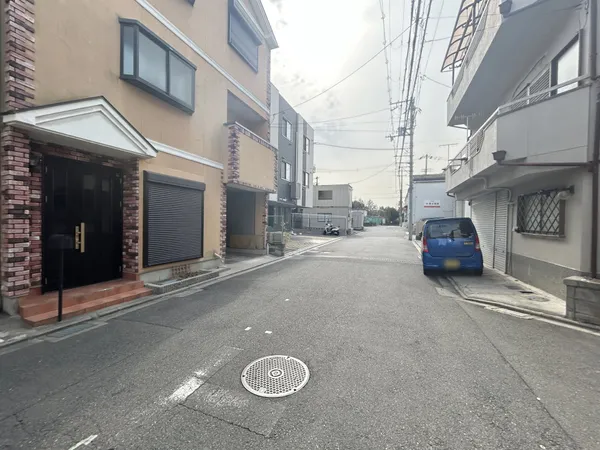 閑静な住宅街に佇む邸宅