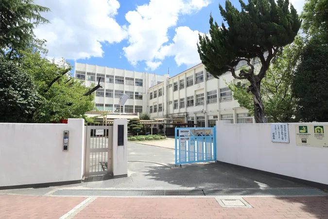 守口市立錦小学校まで徒歩8分。