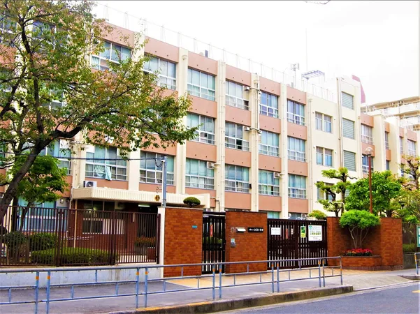 大阪市立友渕小学校まで徒歩15分。