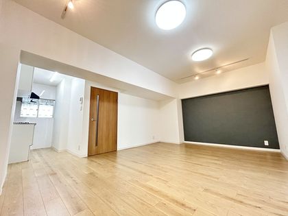 クローバーハイツ森小路二号棟 リビング