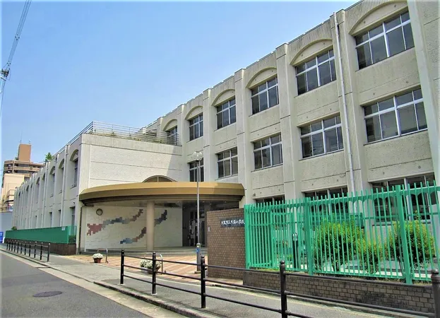 大阪市立大宮小学校まで徒歩6分。