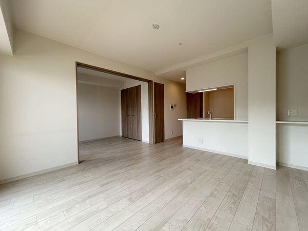 プレサンスロジェ都島本通EAST リビング