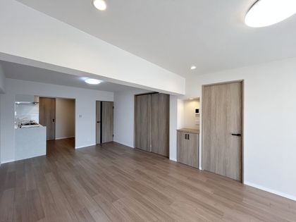 クローバーハイツ森小路 2号棟 リビング