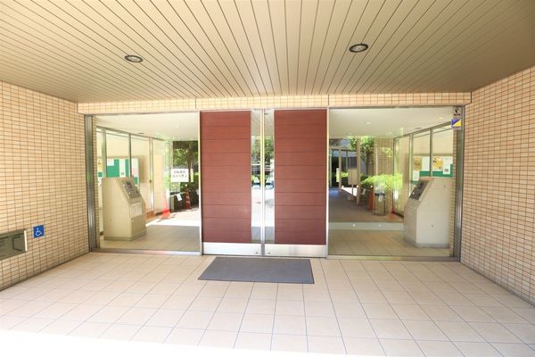 セントプレイス大阪ウィスタリアコート エントランス