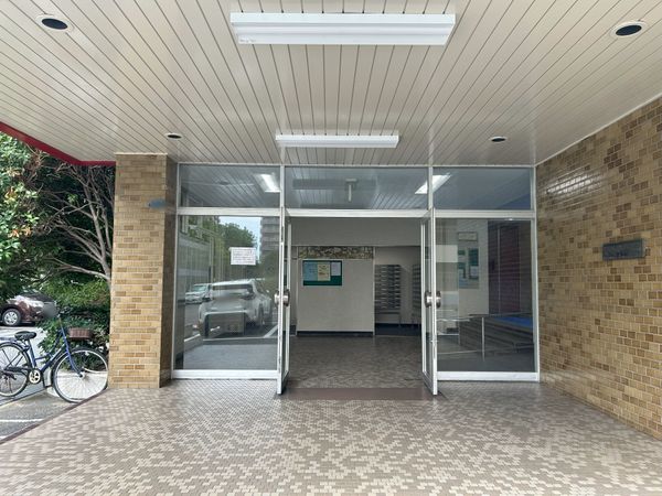 クローバーハイツ森小路 3号棟 エントランス