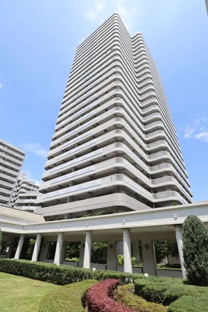 地上27階建の高層タワーマンション♪エレベーター全階停止棟です。ペット飼育可（規約制限あり）