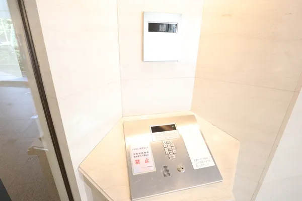 オートロックを備えておりセキュリティに配慮されています。