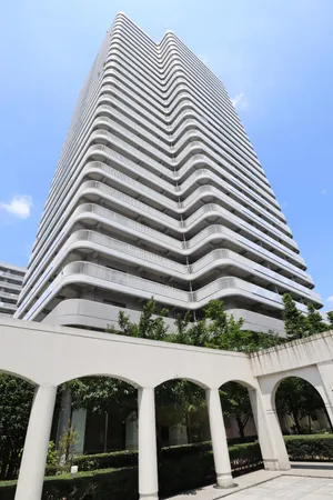 地上27階建の高層タワーマンション♪エレベーター全階停止棟です。ペット飼育可（規約制限有）