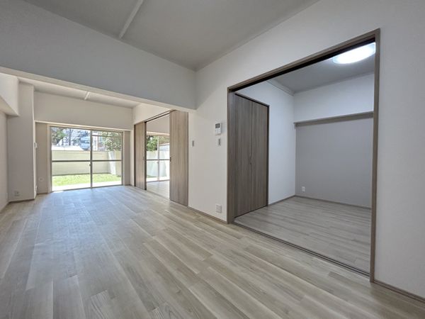 クローバーハイツ森小路1号棟 リビング