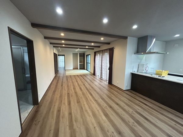 大府市東新町5丁目 リビング