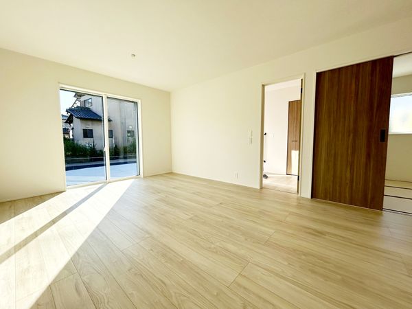 春日井市坂下町2丁目 4号棟 リビング