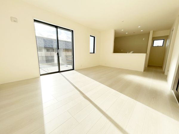 小牧市大字小牧原新田 リビング