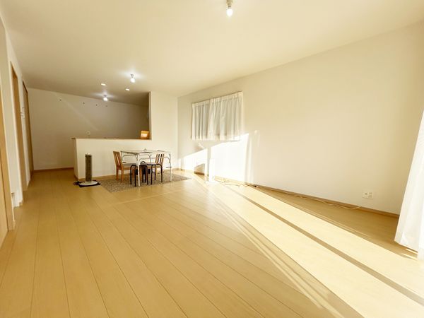 小牧市藤島2丁目 リビング