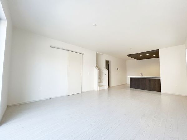 小牧市藤島2丁目 1号棟 リビング 小牧市藤島2丁目 1号棟 リビング