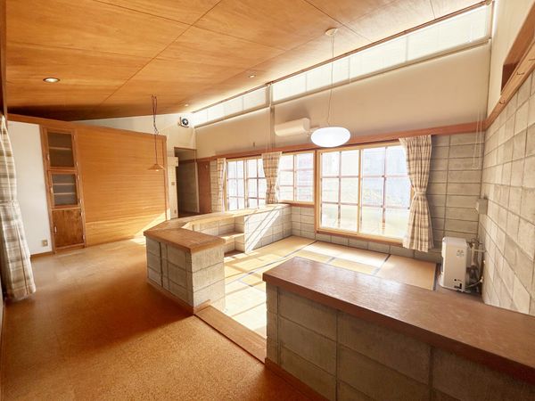 春日井市押沢台6丁目 リビング