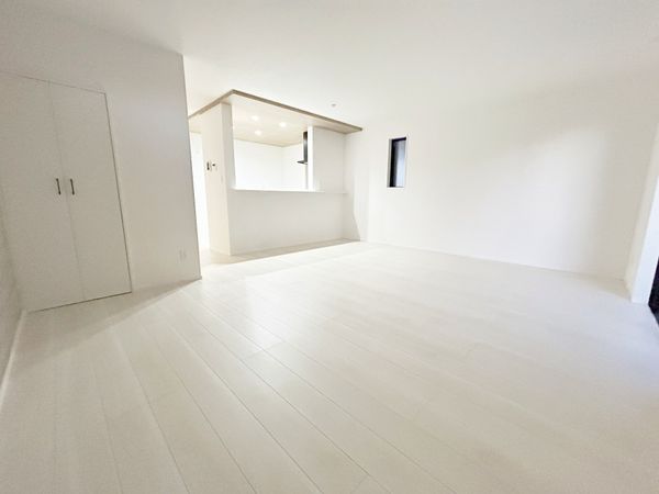 春日井市出川町7丁目 リビング