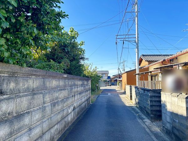 春日井市町屋町 2号棟 前面道路含む外観