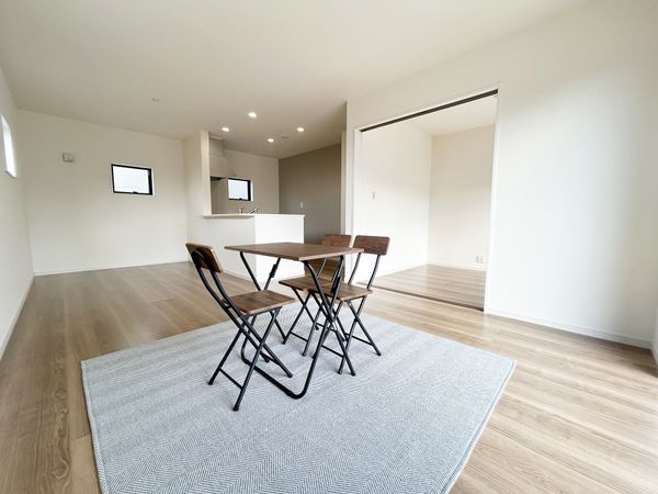 春日井市高森台2丁目 1号棟 リビング 春日井市高森台2丁目 1号棟 リビング