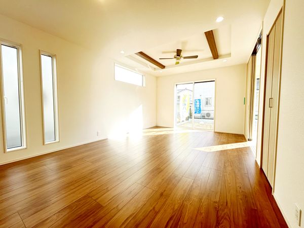 春日井市坂下町7丁目 リビング