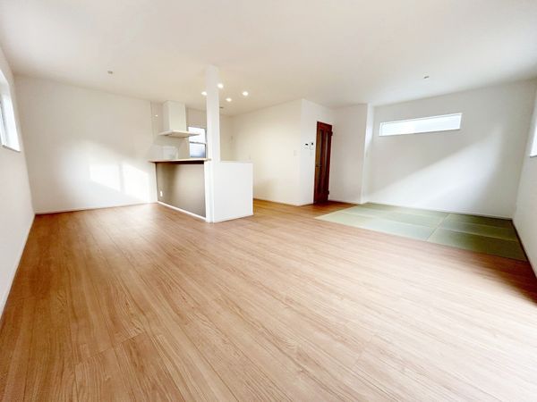 春日井市坂下町5丁目 リビング